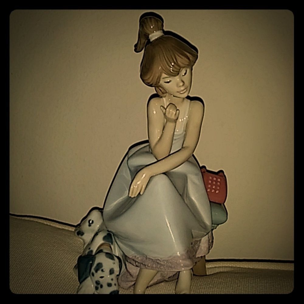 Authentic Lladro Figurine # 5446